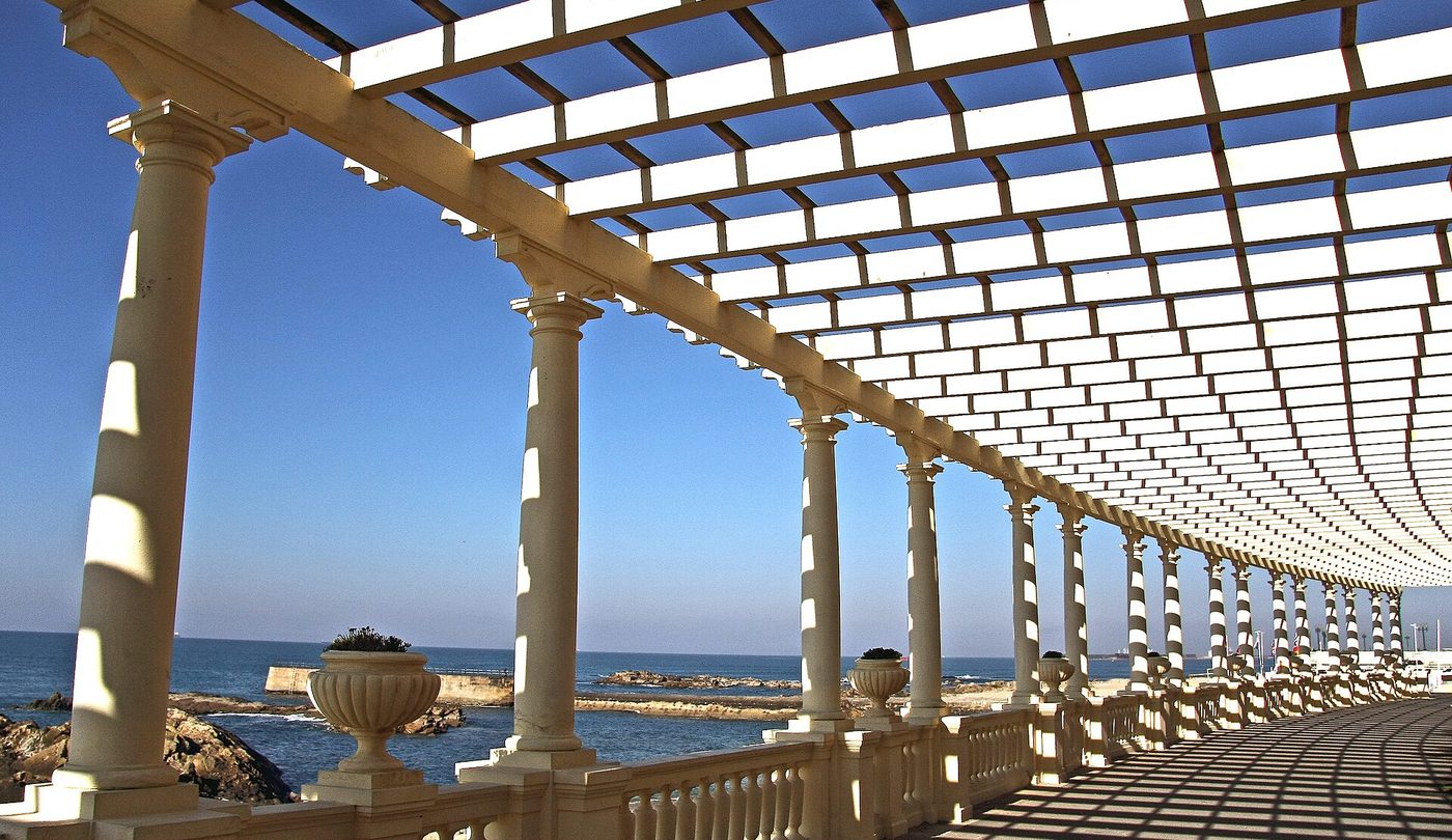 Pérgola da Foz on the Foz do Douro seafront, Porto - photo by Vitor Oliveira, CC BY-SA 2.0